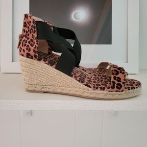 NWOT Jollmall Wedge Cheetah 7